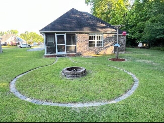 Building Photo - 30 Gandalf Cir