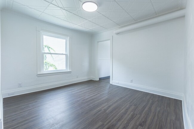 Building Photo - 1533 Arlington Ave