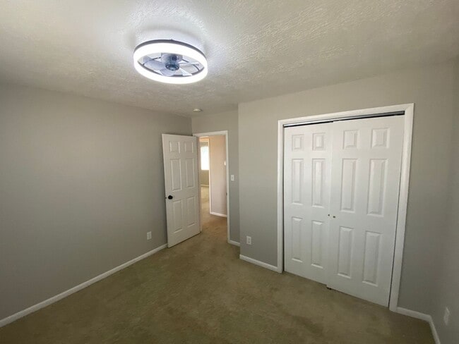 Building Photo - Single Family home - 2 story