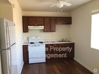 Building Photo - 1040 N 28th St