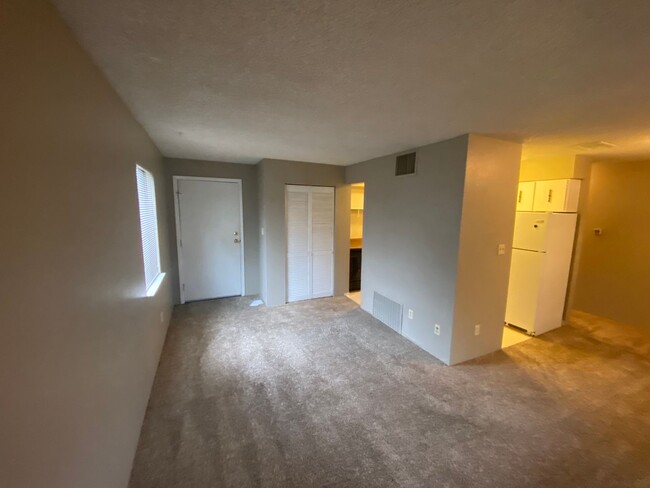 Building Photo - 1705 Heatheridge Rd