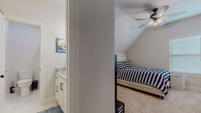 Building Photo - 112 Pindo Palm Dr