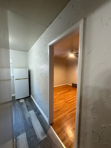 Building Photo - Blocks away from DU! Top Floor1Bedroom Ava...