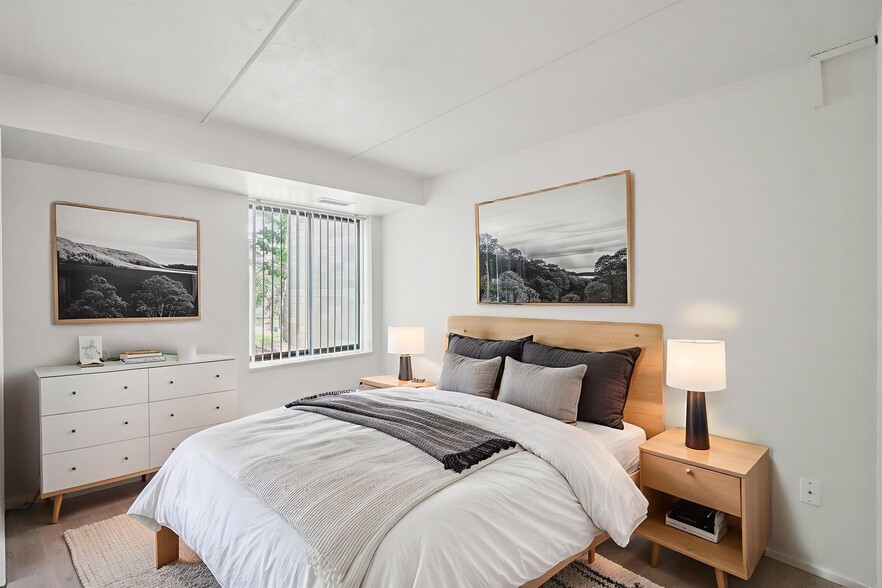 Master Bd - The Heights of Southfield