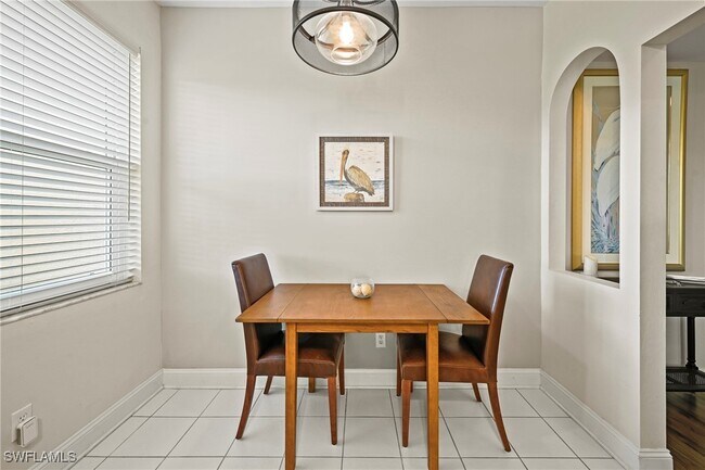 Building Photo - 9200 Highland Woods Blvd