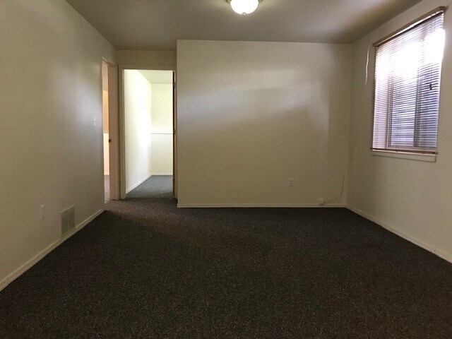 Building Photo - 209 W 500 N