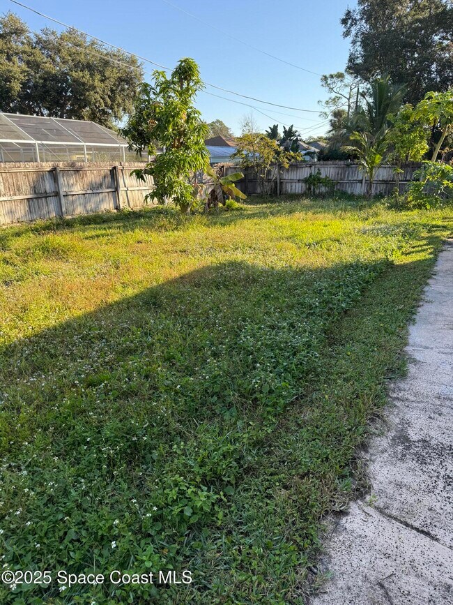 Building Photo - 767 Altona St NW