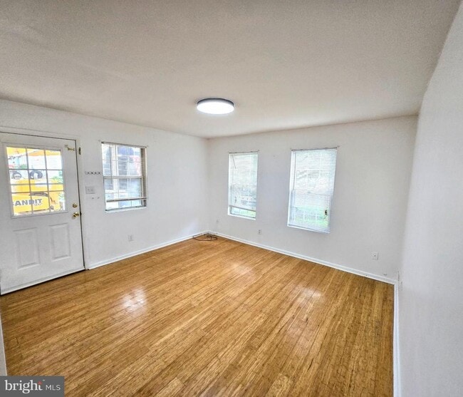 Building Photo - 472 N Church St