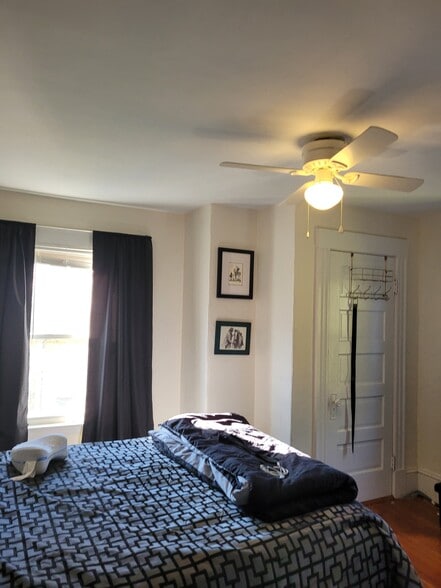 bedroom - 23 Desmond Rd