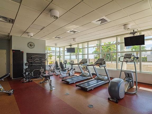 Building Photo - 1120 E Kennedy Blvd