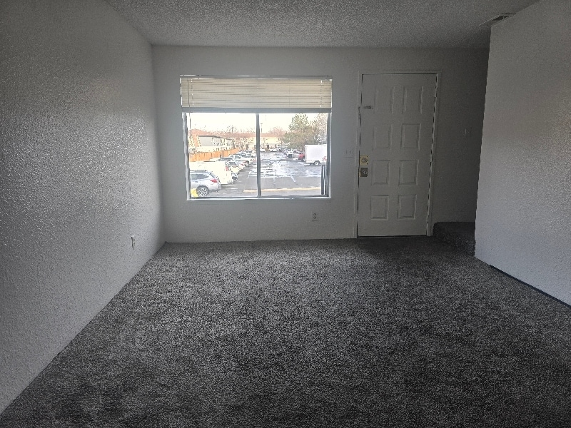 Building Photo - 1412 E 9th St