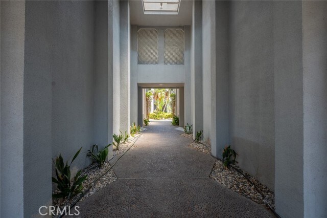 Building Photo - 432 S Sierra Madre Blvd