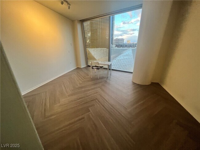 Building Photo - 3726 S Las Vegas Blvd