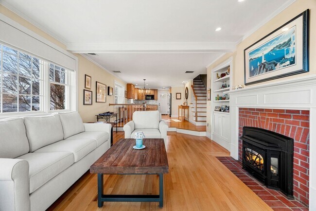 Building Photo - 30R Harbor St