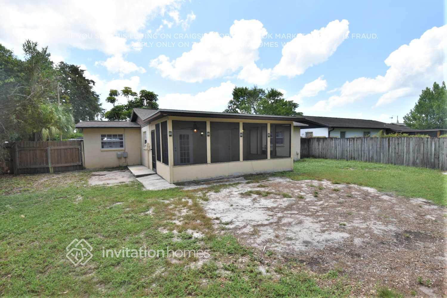 Building Photo - 7605 W Caracas St