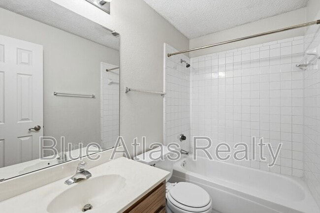 Building Photo - 1818 Orchard Dr