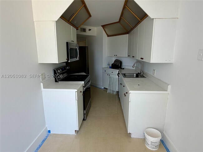 Building Photo - 3610 Yacht Club Dr