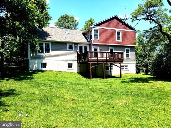 Building Photo - 1108 Swan Creek Rd