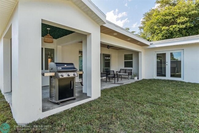 Building Photo - 633 Ocean Inlet Dr