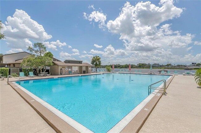 Building Photo - 1539 Pickwood Ave