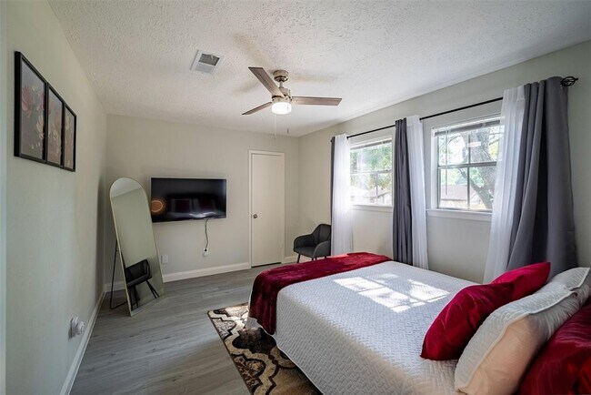 Building Photo - 11530 Green Glade Dr