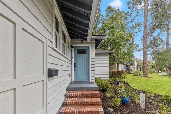 Building Photo - 1273 Lechlade Cir