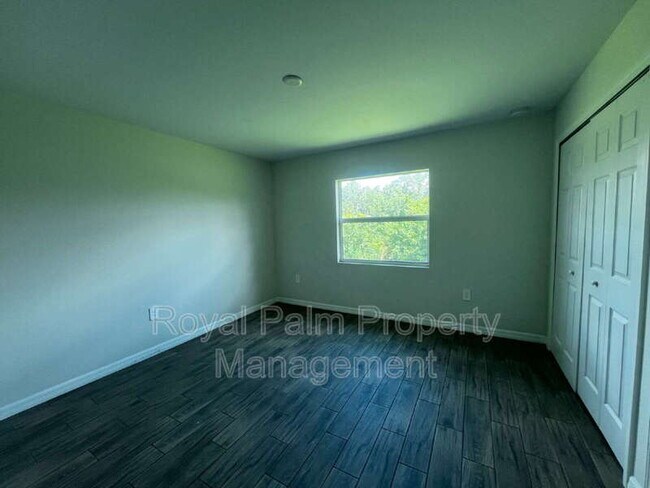 Building Photo - 1306 W 12th St