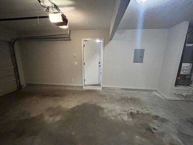 Building Photo - 987 Brecken Ln
