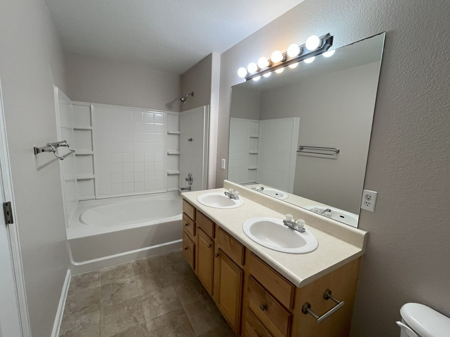 Building Photo - 10075 E Carolina Pl