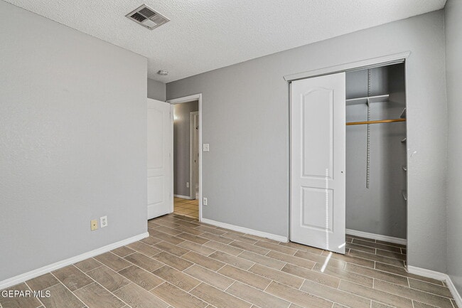 Building Photo - 12496 Sombra Fuerte Dr