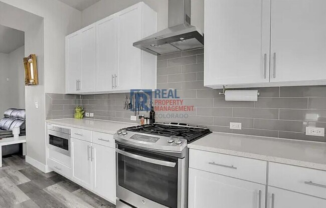 Building Photo - 7040 W Alaska Dr