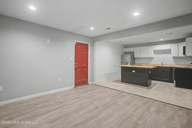 Building Photo - 9424 Daisy Vestry Rd