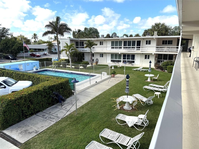 Building Photo - 3205 SE 7th St