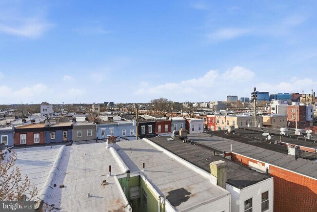 Building Photo - 1514 S Bambrey St