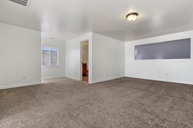Building Photo - 10102 W Brownstone Dr