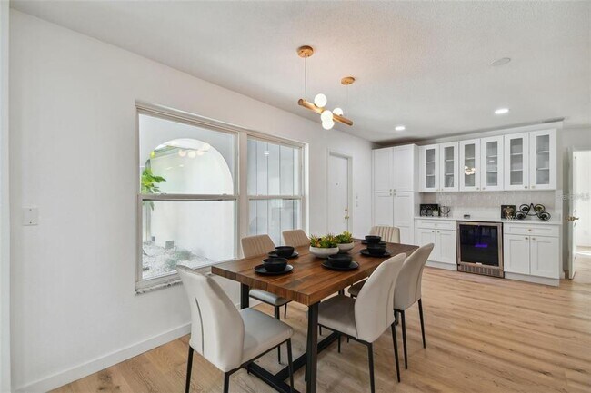 Building Photo - 1949 Dolphin Blvd S