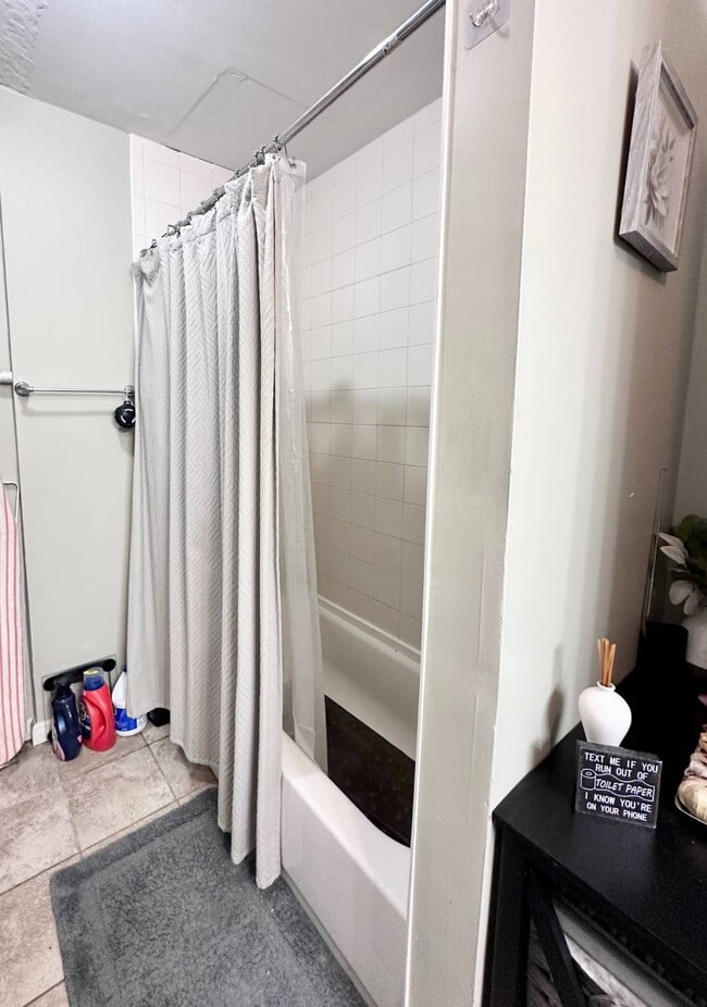 Building Photo - 1050 Wendell Ave