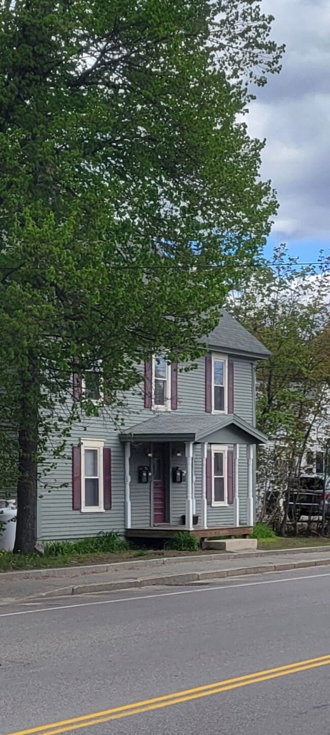 Building Photo - 68 Pleasant St