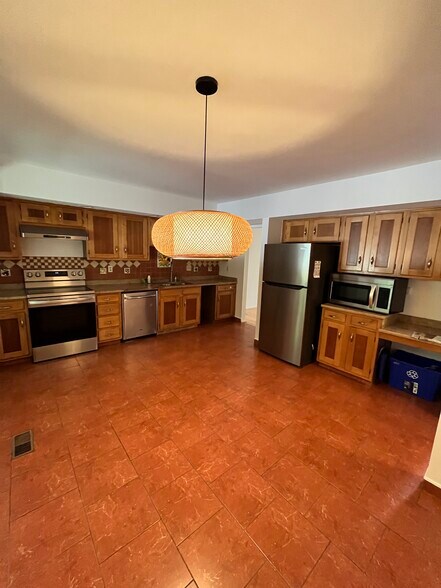 kitchen - 2147 Chapel Valley Ln