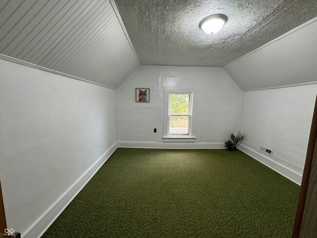 Building Photo - 2010 N 675 E