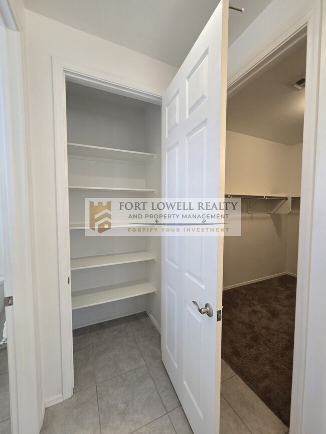 Building Photo - Modern 3 Bed / 2 Bath Home with Open Floor...