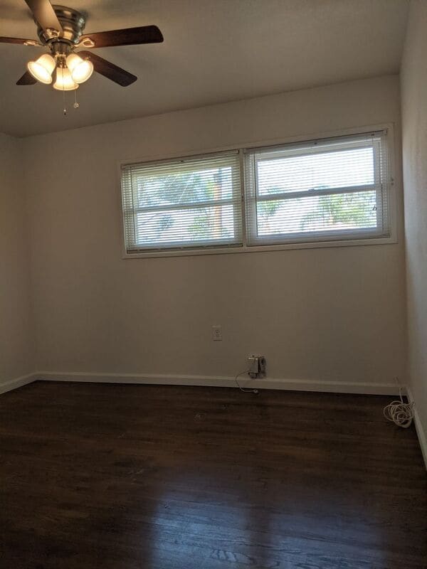 Building Photo - 15411 Fernview St