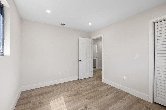 Building Photo - 1522 NW 41st St