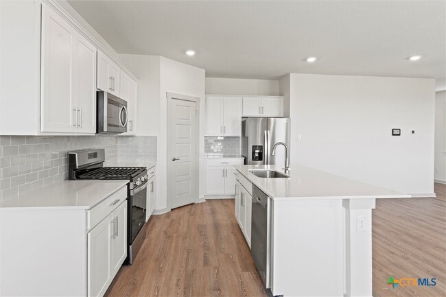 Building Photo - 530 Wilshire Rd