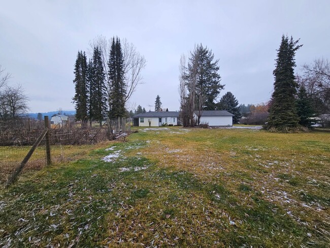 Building Photo - Cozy Home in Chattaroy