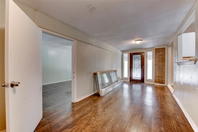 Building Photo - 6721 Stroud Dr
