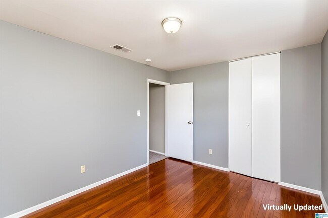 Building Photo - 1112 S Gale Dr