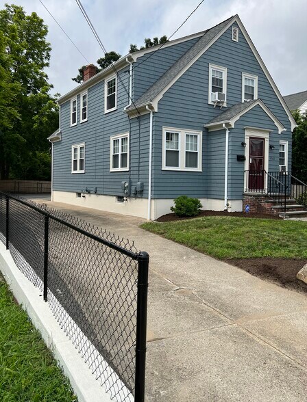 Building Photo - 1082 Smith St