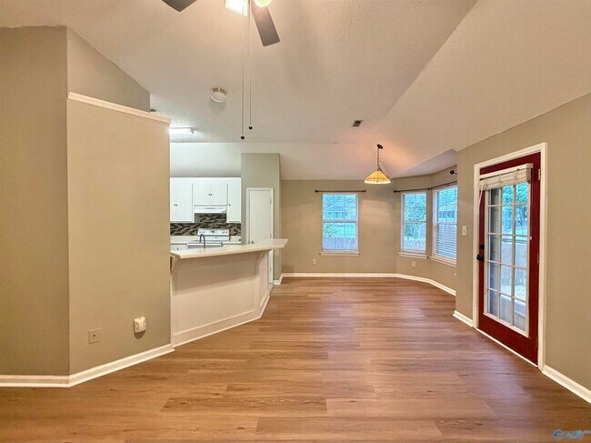 Building Photo - 105 Sugarwood Ct