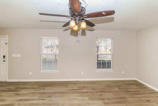 Building Photo - 8448 Angwin Pl